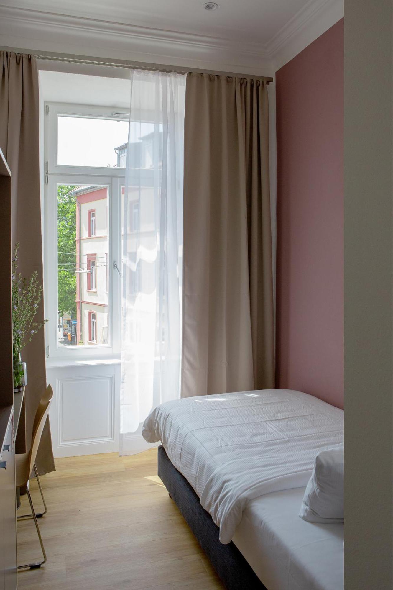 Kredell Hotel